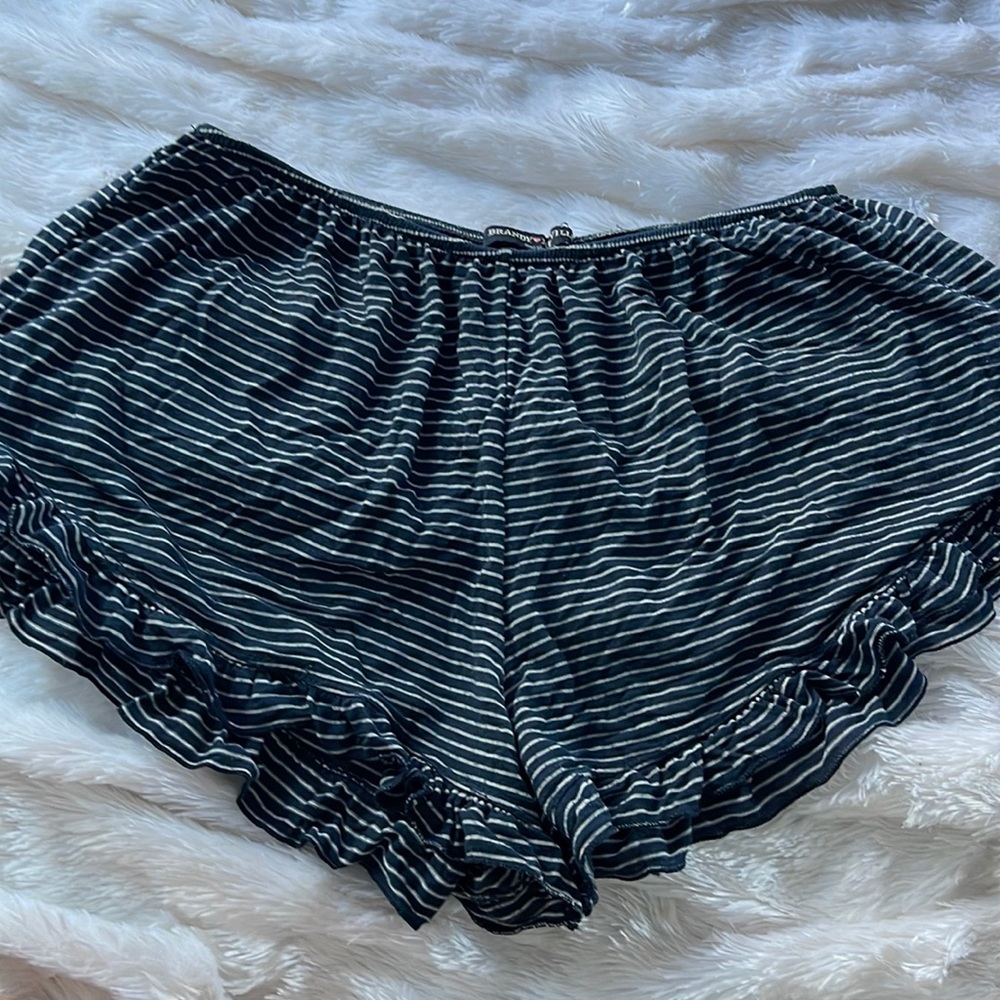 STRIPED BRANDY MELVILLE LOUNGE SHORTS!!